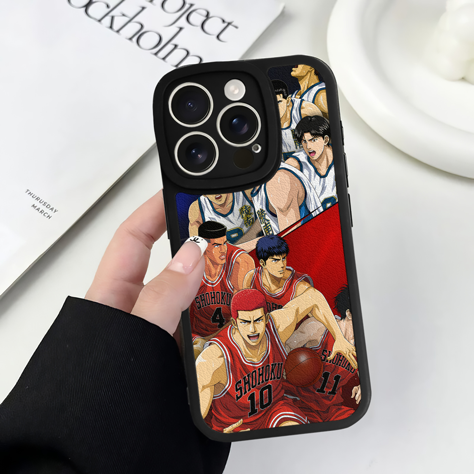 （画像用） SLAM DUNK／スラムダンク 【iPhone 16シリーズ対応】シリコンスマホケース（レザー調） 材質：シリコン